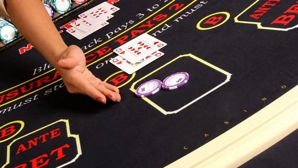 Spanish 21 Strategies: How to Beat the Dealer 