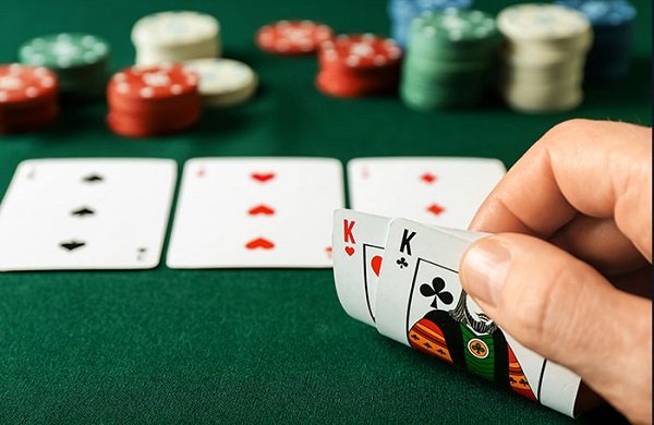 4 Poker playing styles that professional players often apply